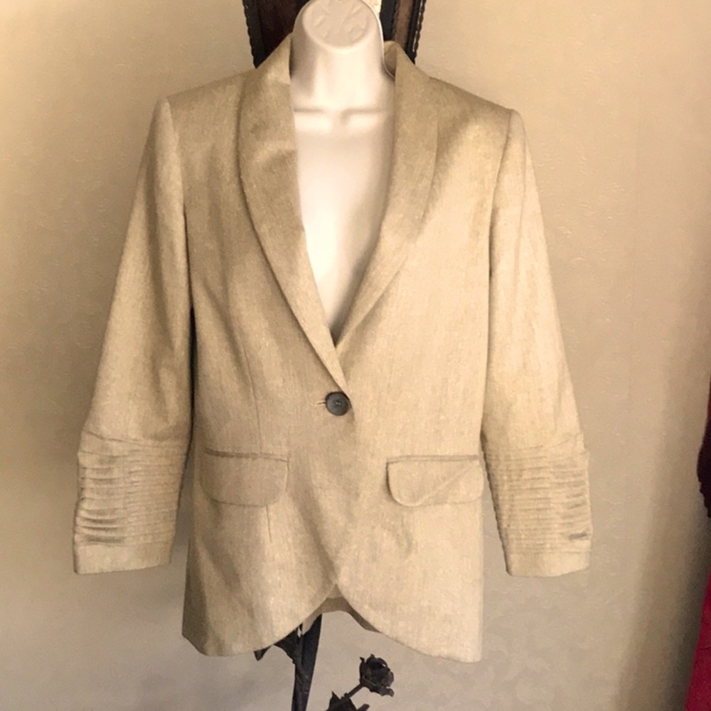 Versatile Herringbone Jacket